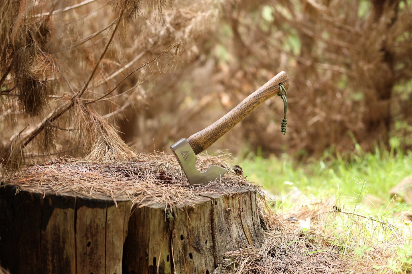 Wilora Viking Axe — High-Carbon Bearded Head, Hickory Handle, PU Sheath