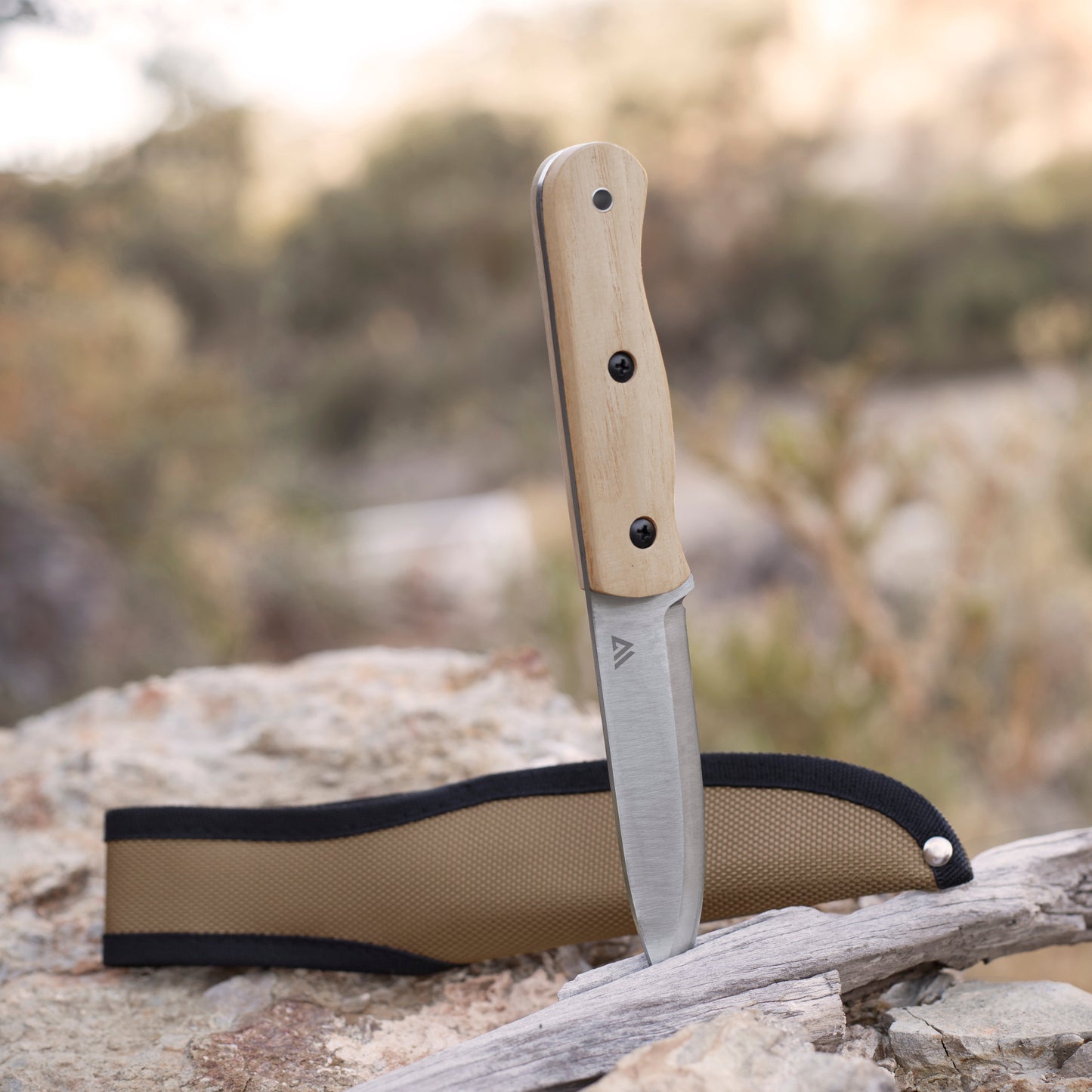 Wilora Heaford field knife with sheath
