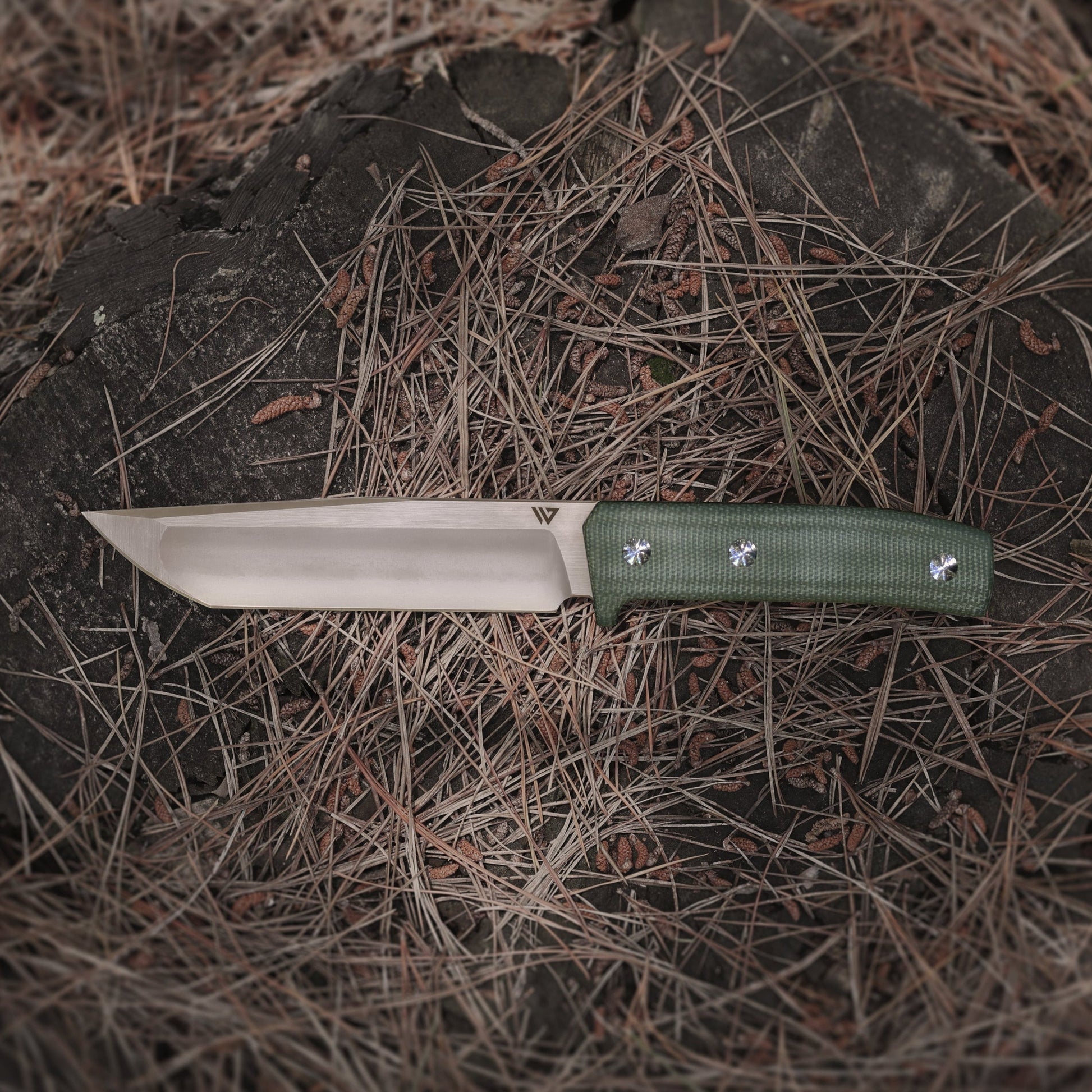 Wilora Riverbed Knife with a green handle.